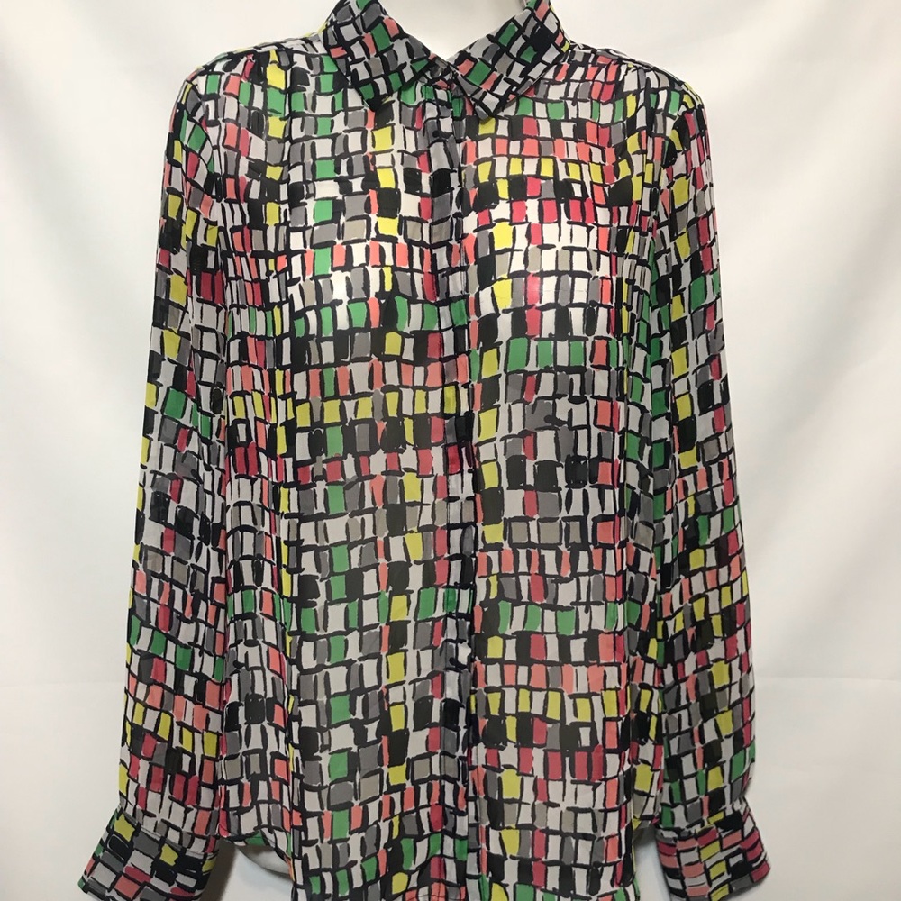 Liz Claiborne’s polyester Button up blouse